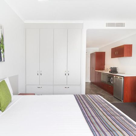 Hotel Abode Narrabundah Canberra Exteriér fotografie