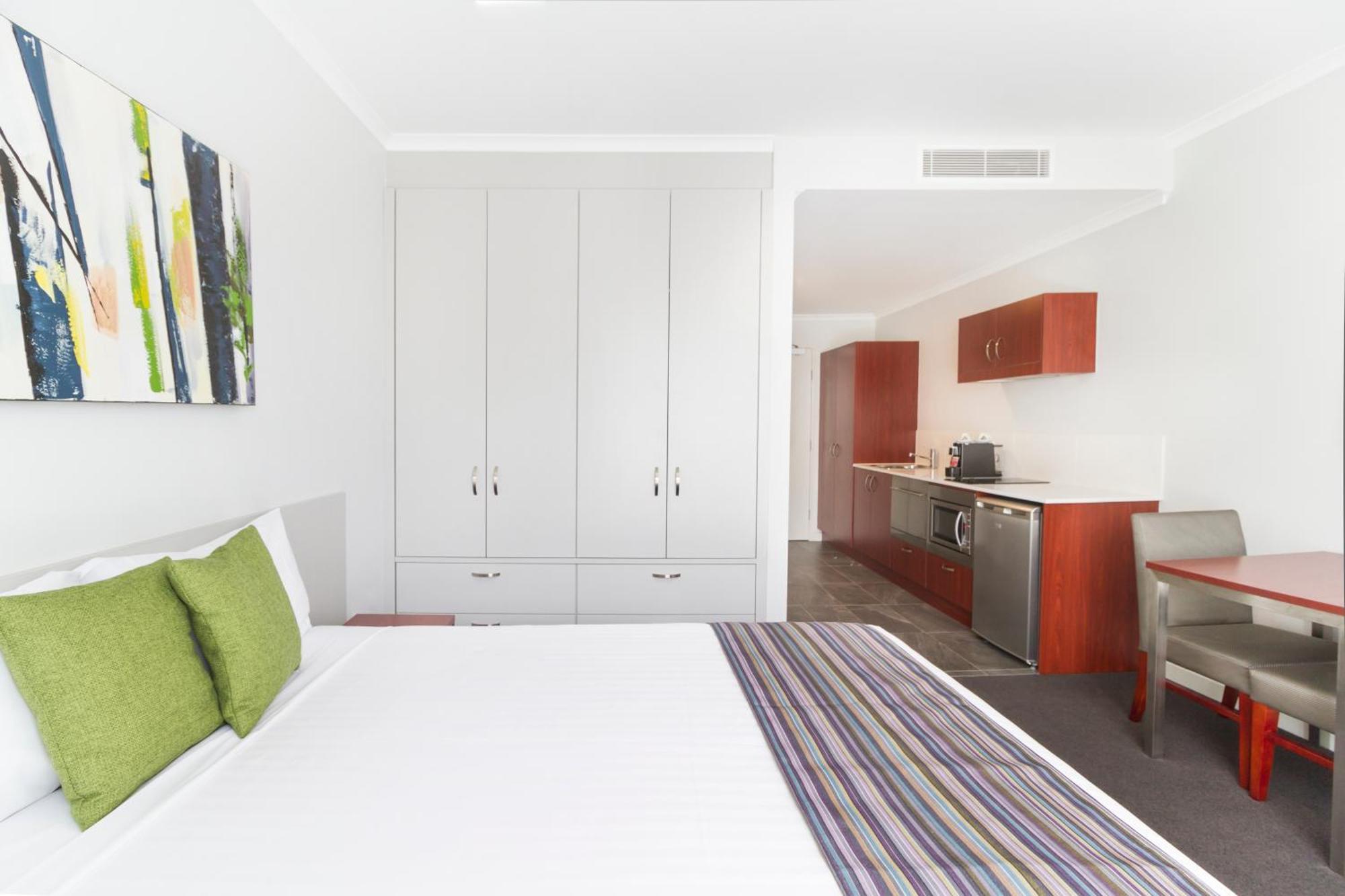 Hotel Abode Narrabundah Canberra Exteriér fotografie
