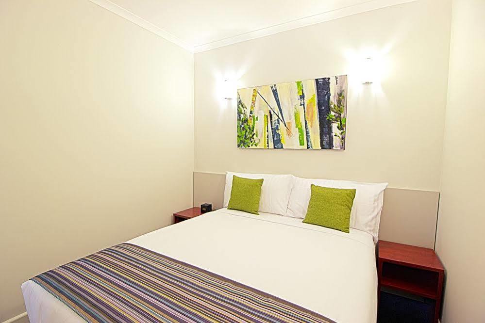 Hotel Abode Narrabundah Canberra Exteriér fotografie